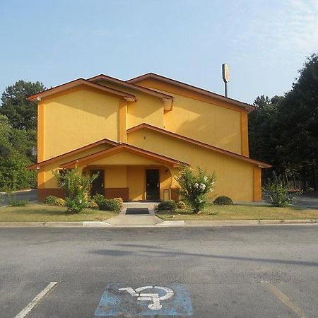 Super Inn Lodge West Екстериор снимка